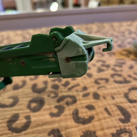 1/16 Scale ERTL John Deere Metal Hay Elevator *damaged but works - Picture 5 of 9